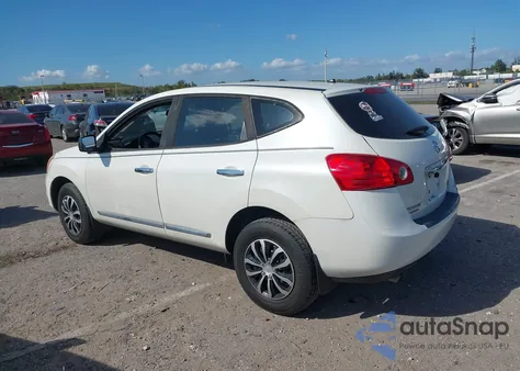 2015 Nissan Rogue Select S z USA, uszkodzony, nr VIN JN8AS5MT0FW671467